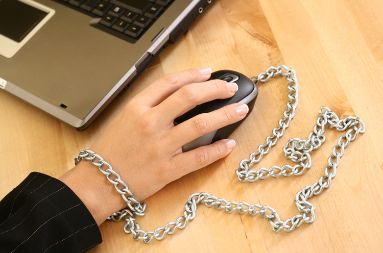 Estudio revela que la dependencia del internet afectaría la memoria